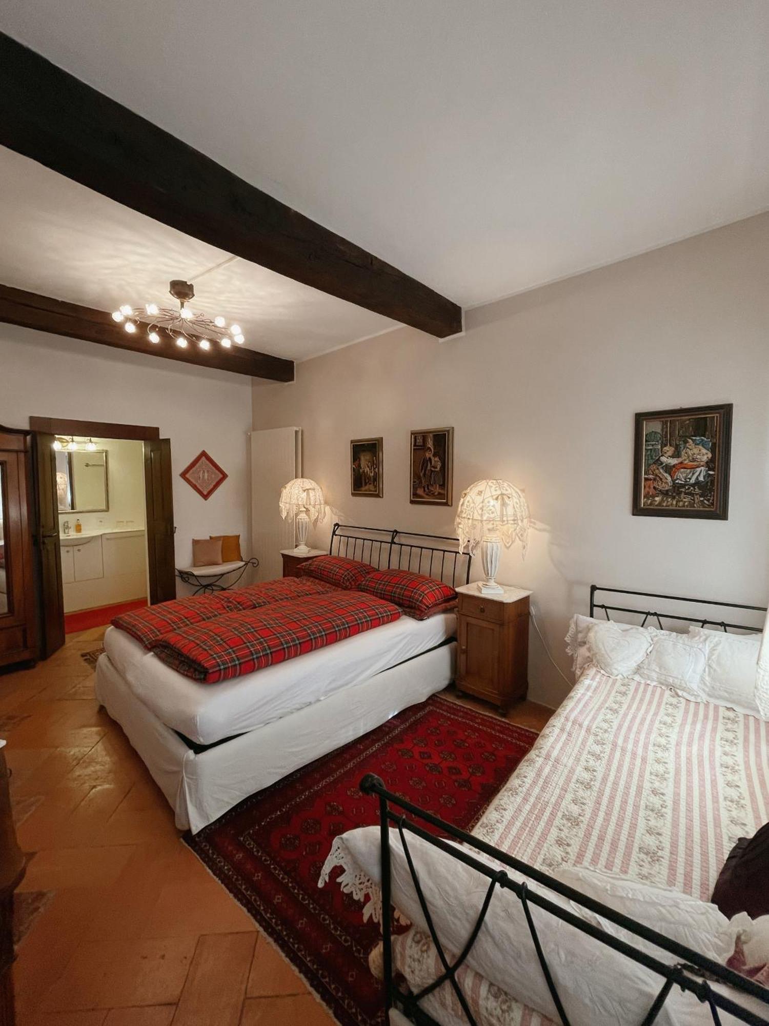Grotto Flora De Charme Bed & Breakfast 3*