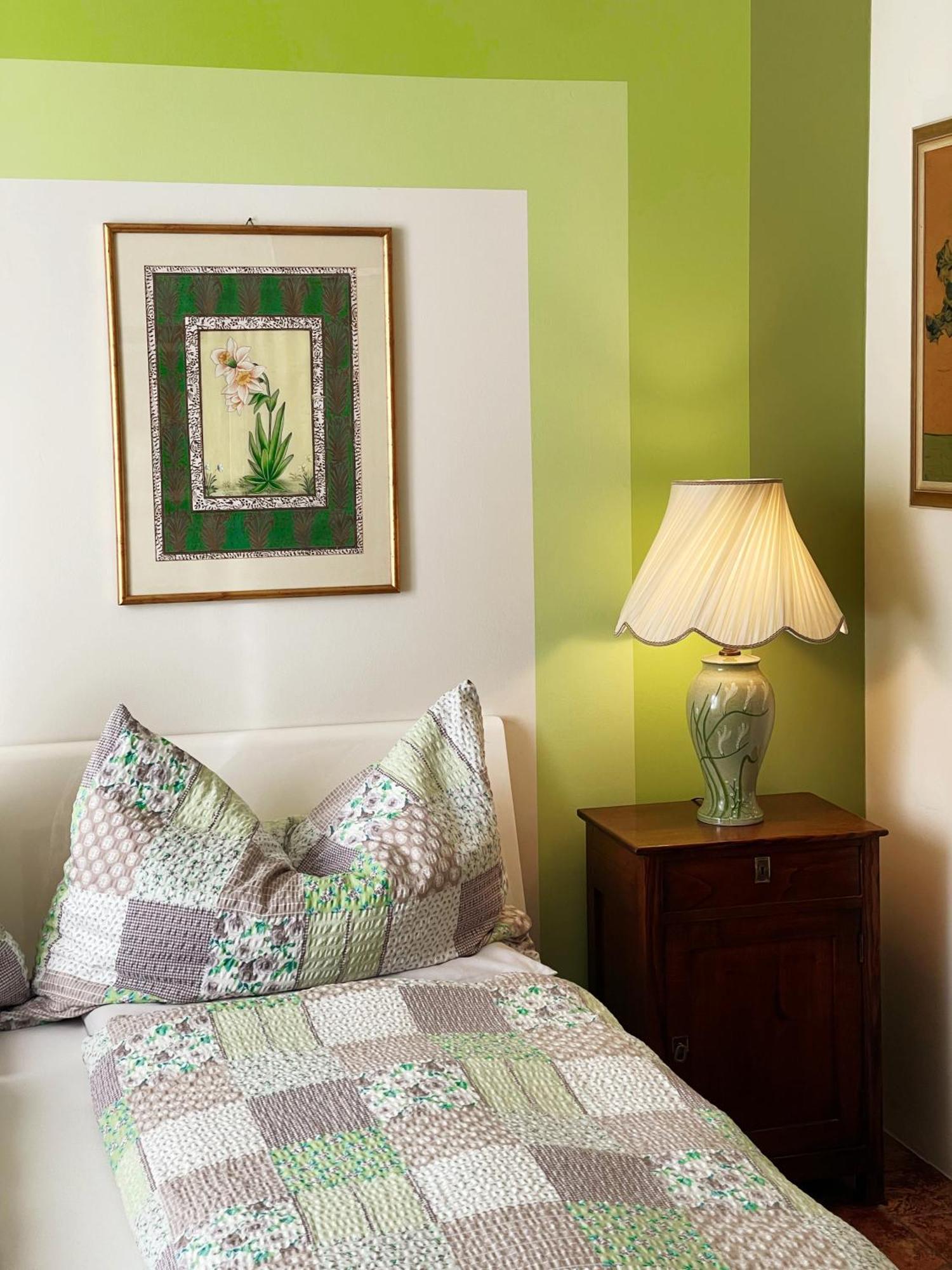 Grotto Flora De Charme Bed & Breakfast 3*